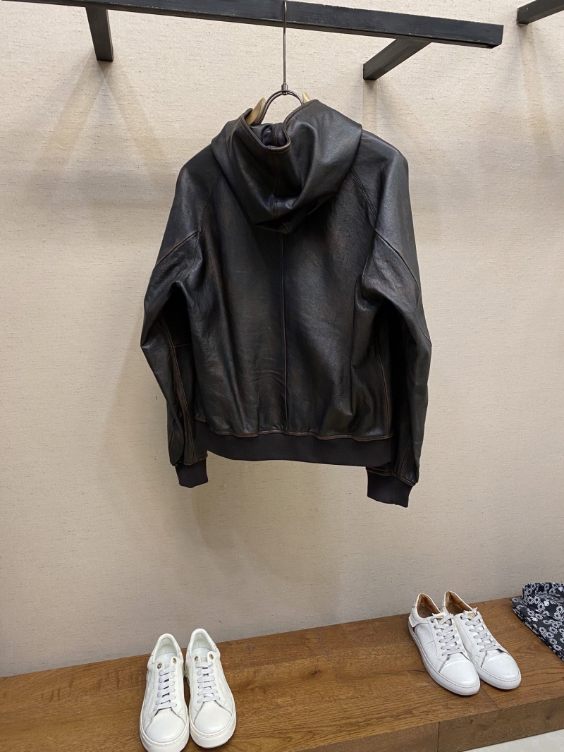 Pra*a outwear